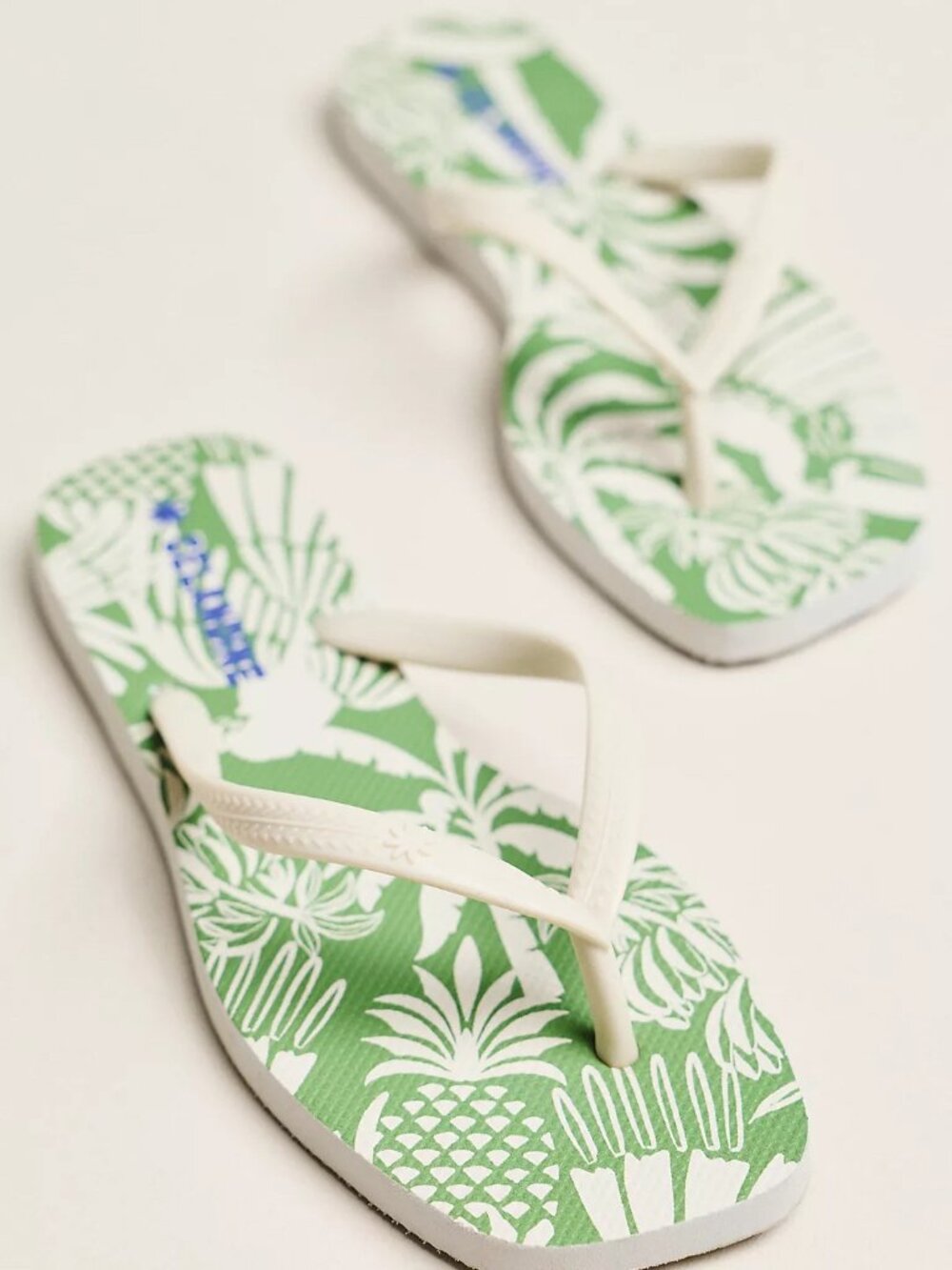 Celandine Eva Flip Flops, Sz 7, NWT